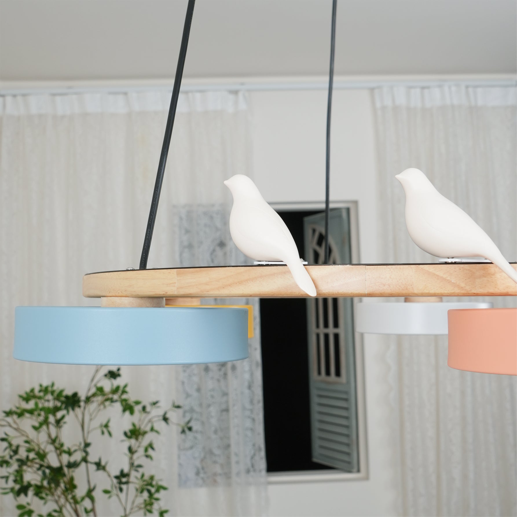 Round Chandelier in Sienna Bird Design