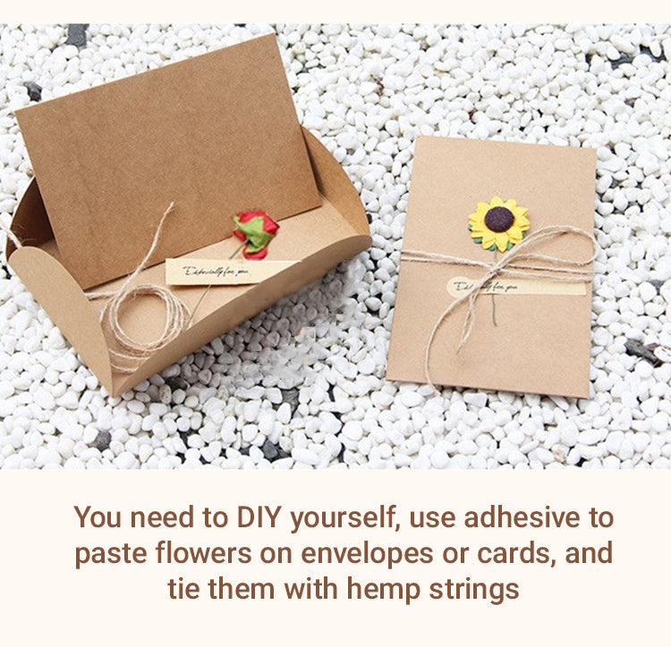 3Characteristics of Creative Kraft Dried Flower Greeting Card2