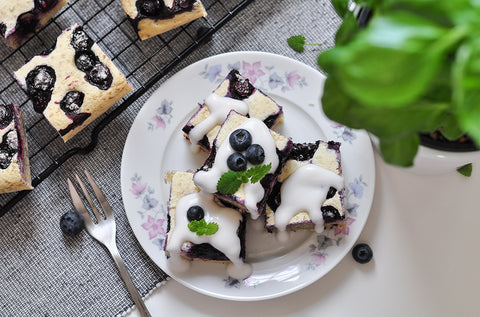 Yogurt blueberry cake