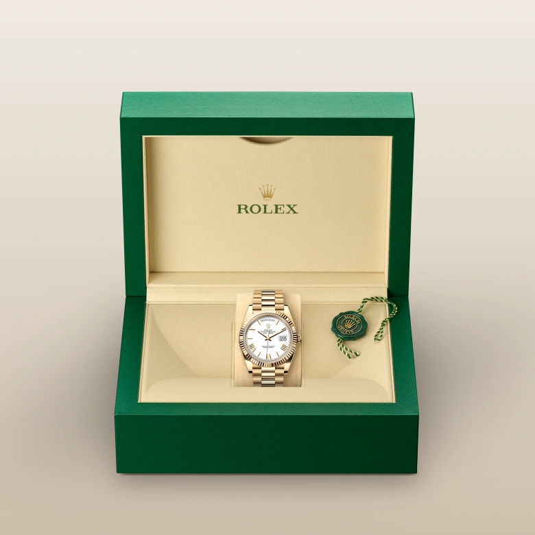 Rolex 
Day-Date 40
Oyster, 40 mm, yellow gold
M228238-0042