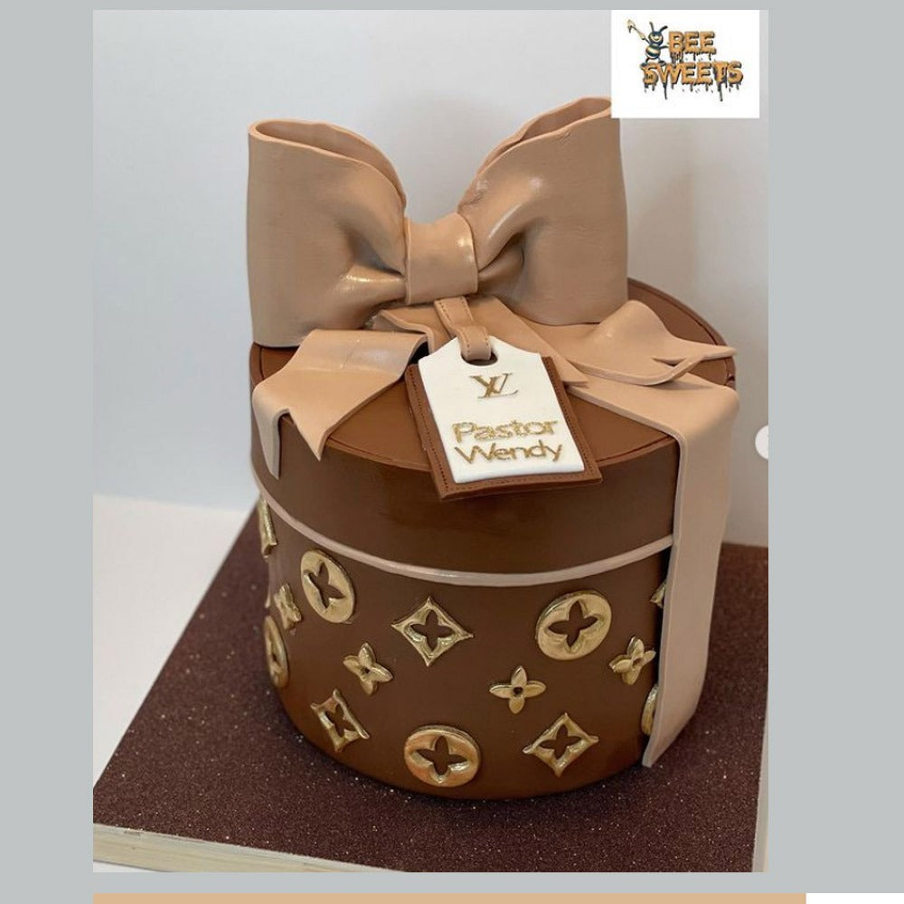 How to design a custom Louis Vuitton box cake 
