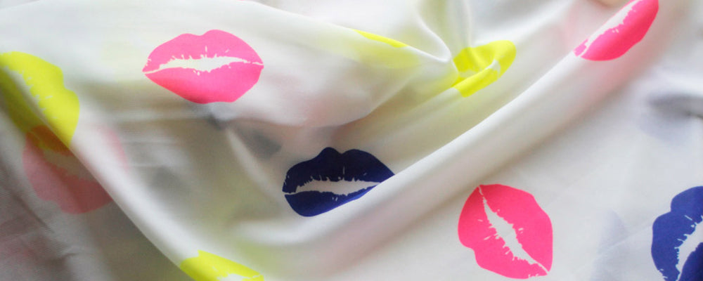 custom skirts fabric off-white lips pattern