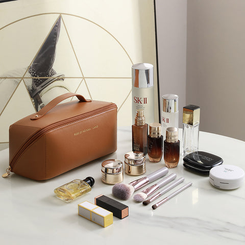 Accessoires Et Trousse De Maquillage Et De Beauté Utilisés Dans Le