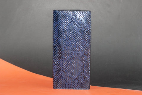Stylish Crossbody Leather Wallet - Arcane Fox