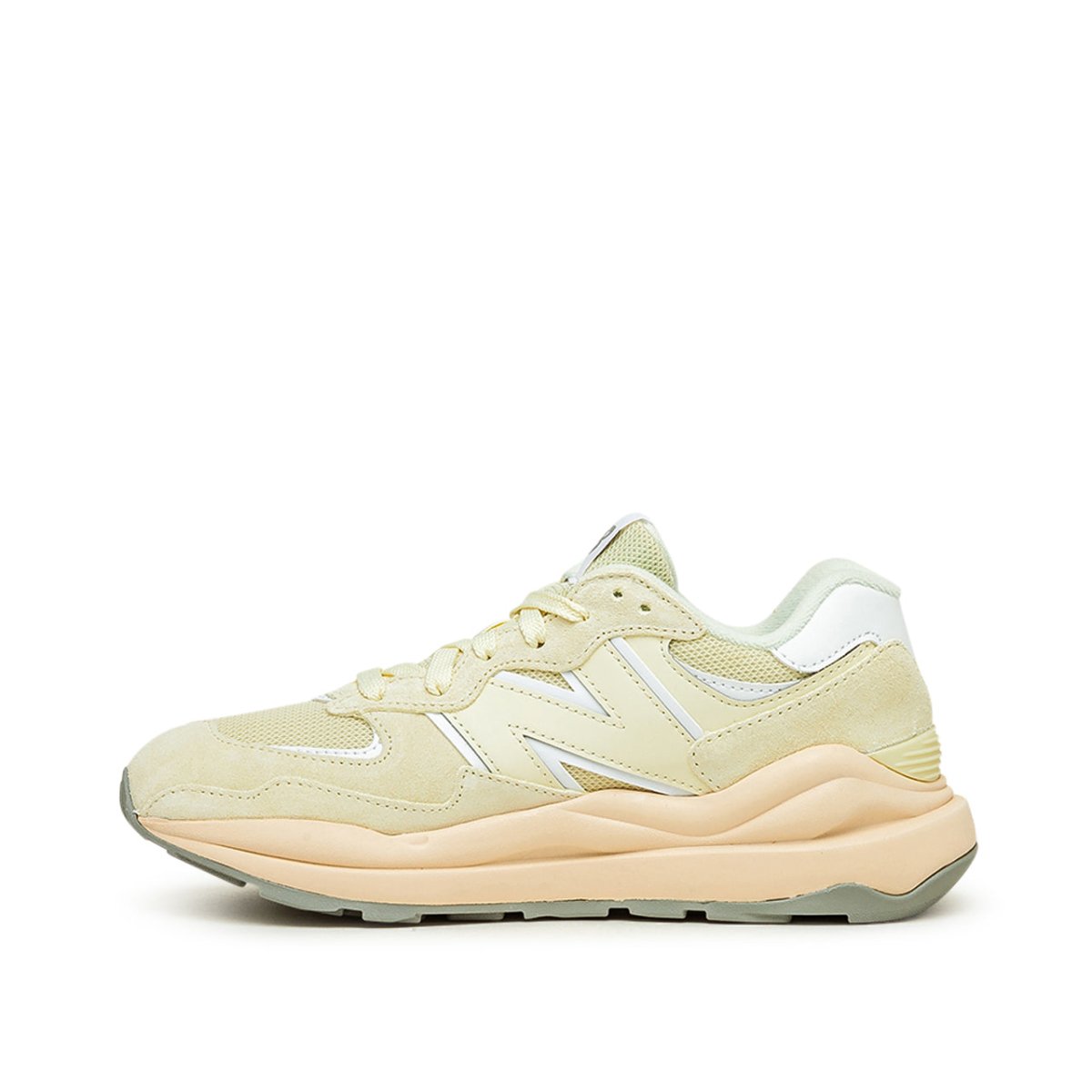 new balance 57/40 in beige