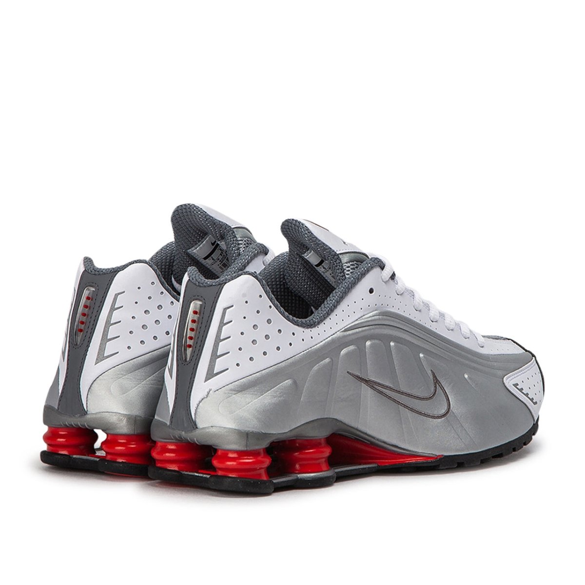 nike men's shox r4 stores