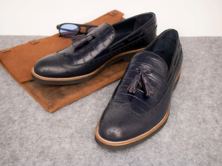 longwing winged tip loafers