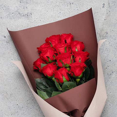 プリザーブドフラワーの赤いバラ12本の花束