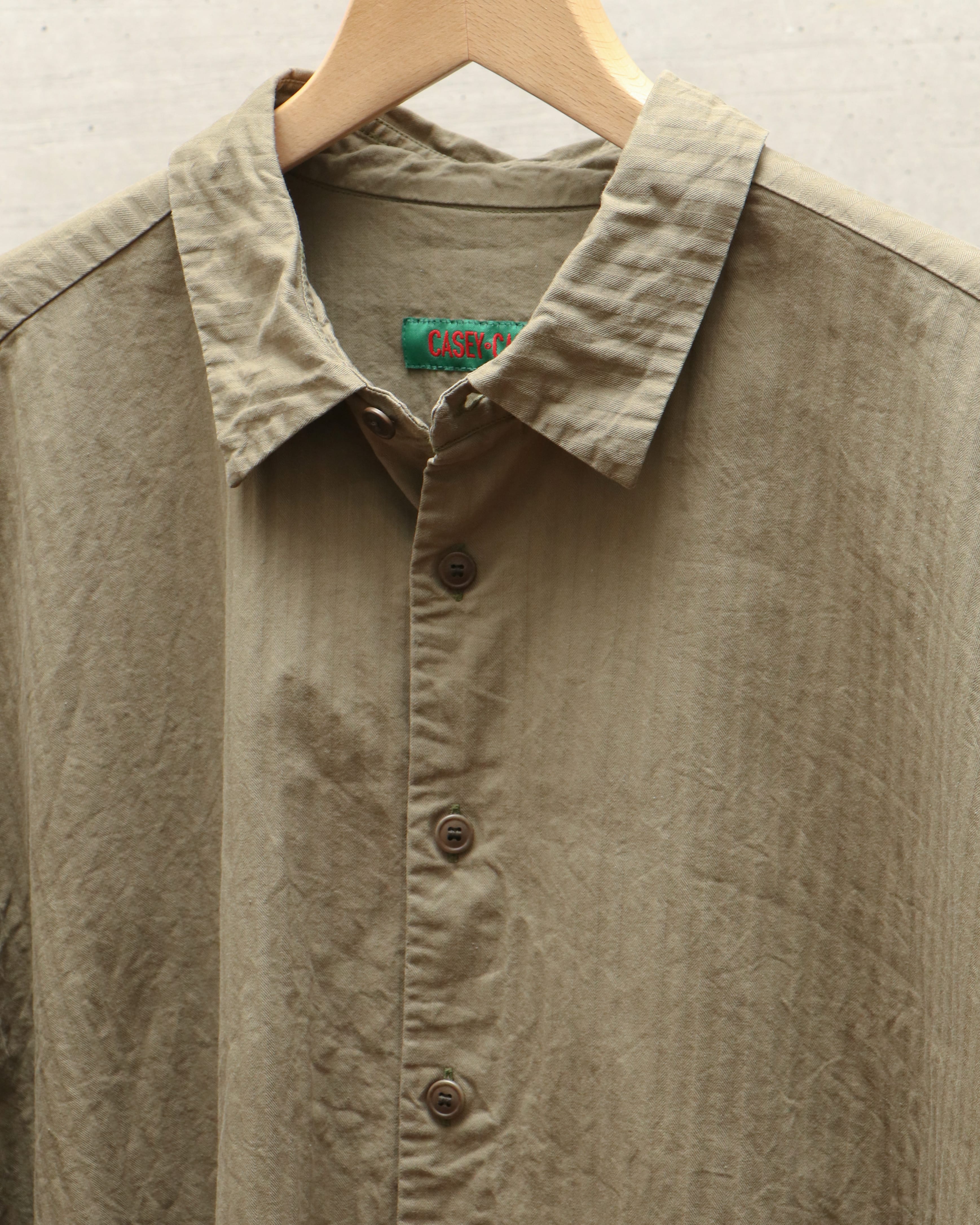 casey casey 23ss HAMNET SHIRT WAXY KHAKI | www.solver-rh.com.br