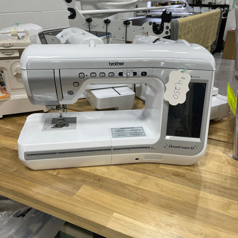 Brother SE600 embroidery/sewing machine -reduced price - arts