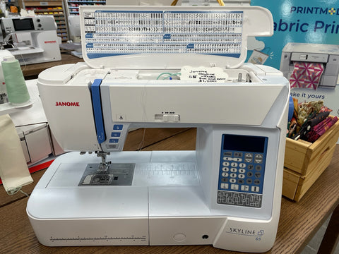 Janome Skyline S5 $999 Preloved. Available in Fabricland (Green Brook) NJ