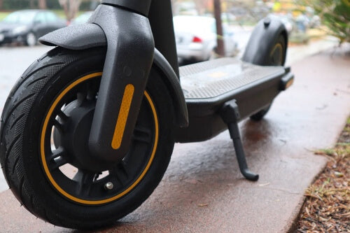 Electric scooter 10 inch pneumatic tires