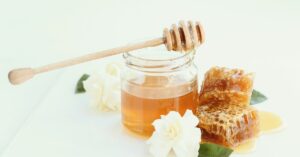 how to use honey for skin whitening 