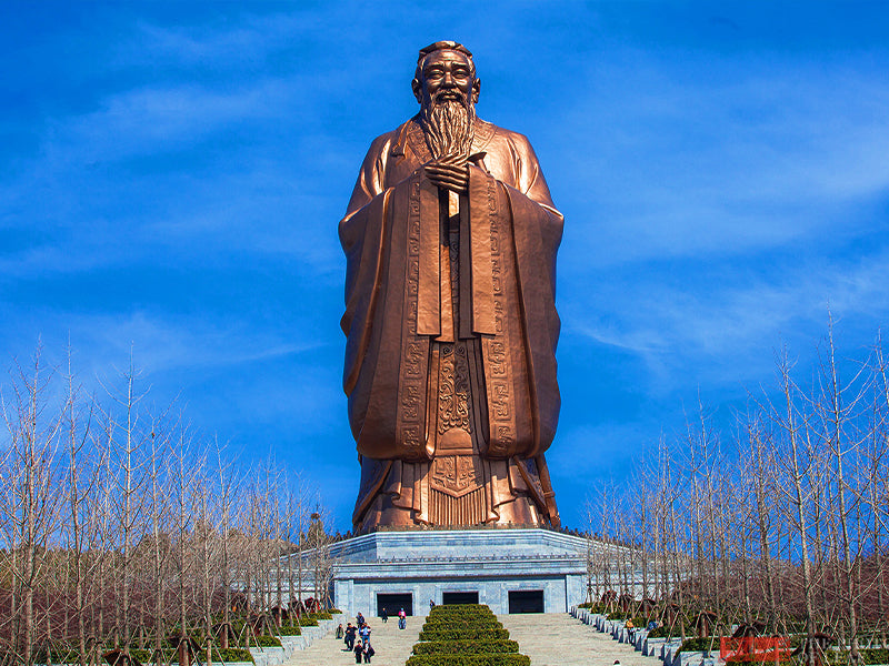 Grande statue de Confucius à Qufu