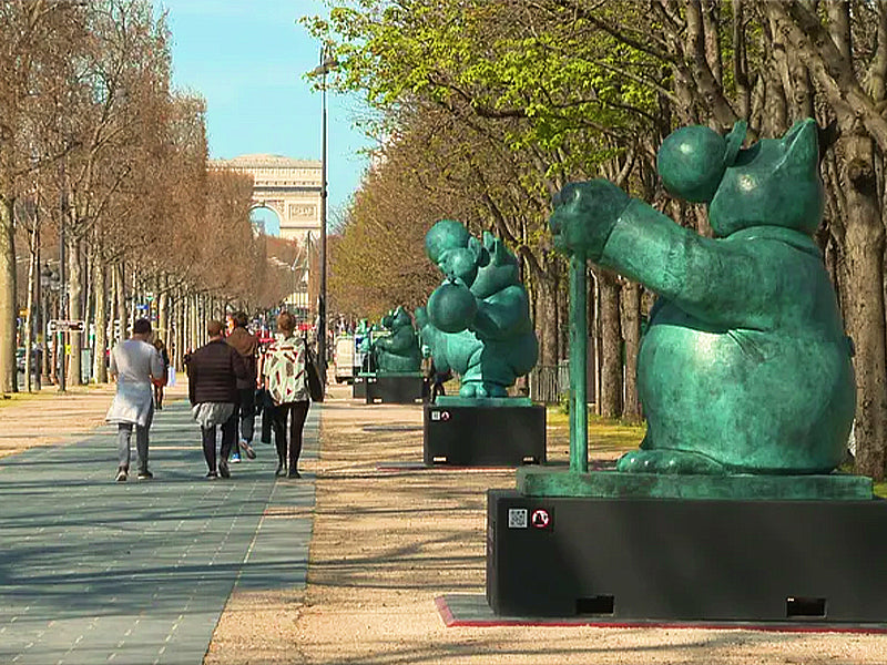 Sculptures sur les Champs-Élysées