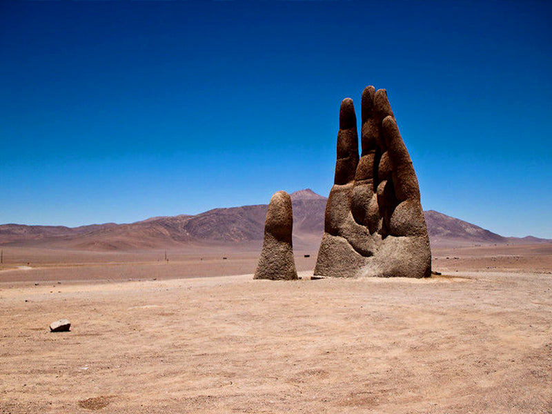 Statue La main du désert