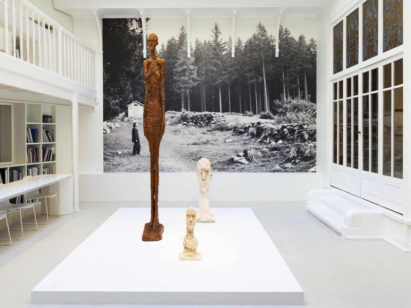 Statue art moderne femme debout Alberto Giacometti