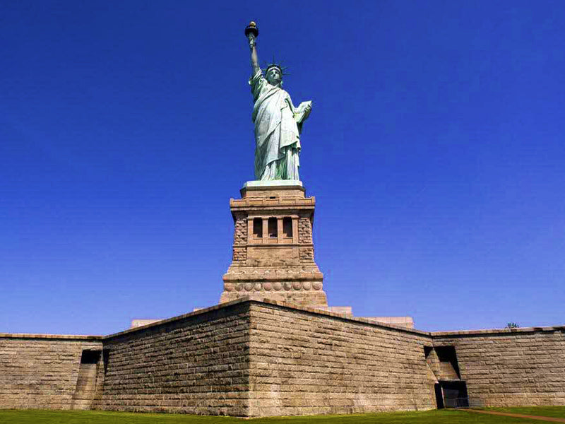 Statue de la liberté vue en contreplongé