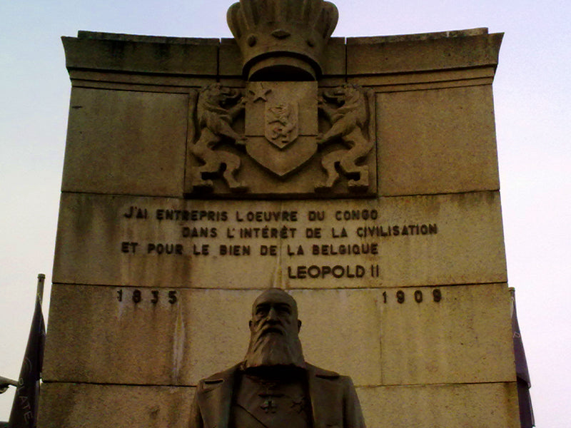 Statue Léopold 2 devant monument