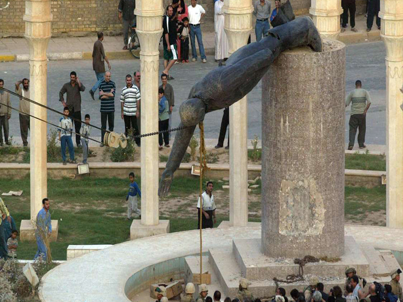 destruction statue de Saddam Hussein