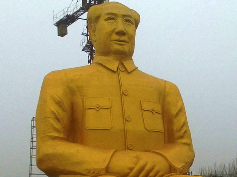statue de Mao Zedong géante dorée