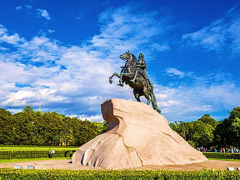 statue de Pierre de le grand à cheval en Russie