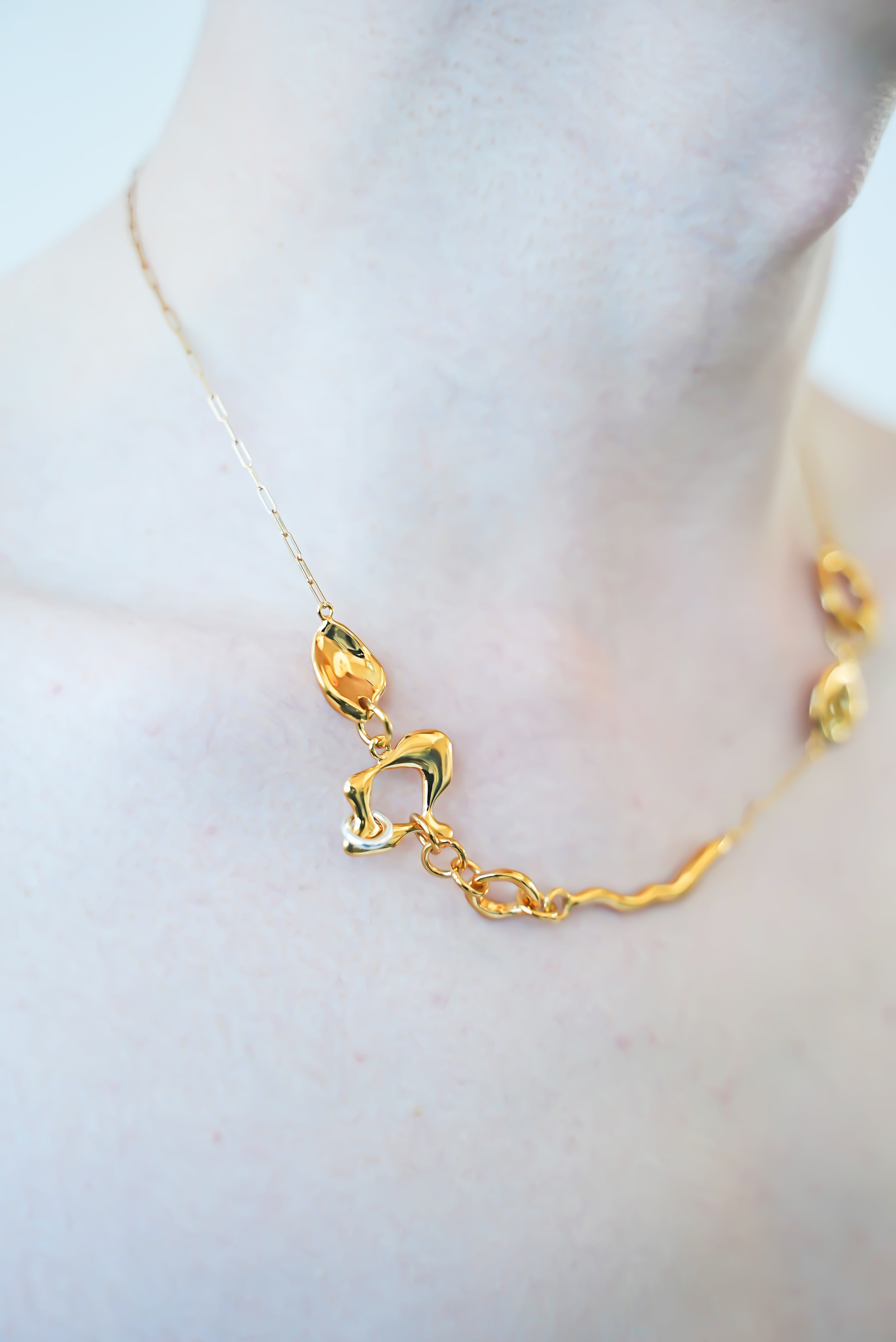 STRONG “COSMIC” GOLD NECKLACE-