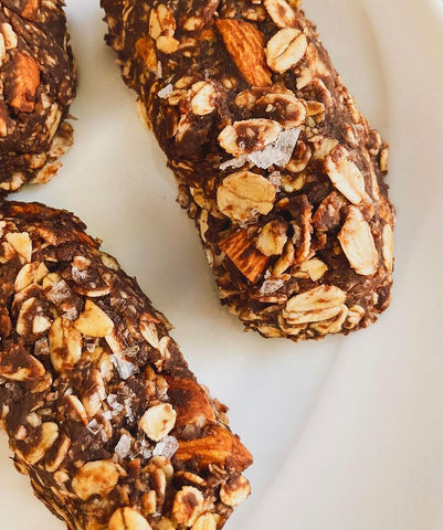 Barrette energetiche con avena, cioccolato e nocciole zoommate