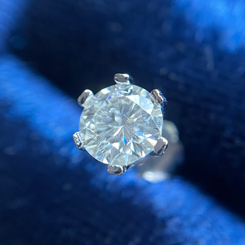 Moissanite Grow Lines Close Up