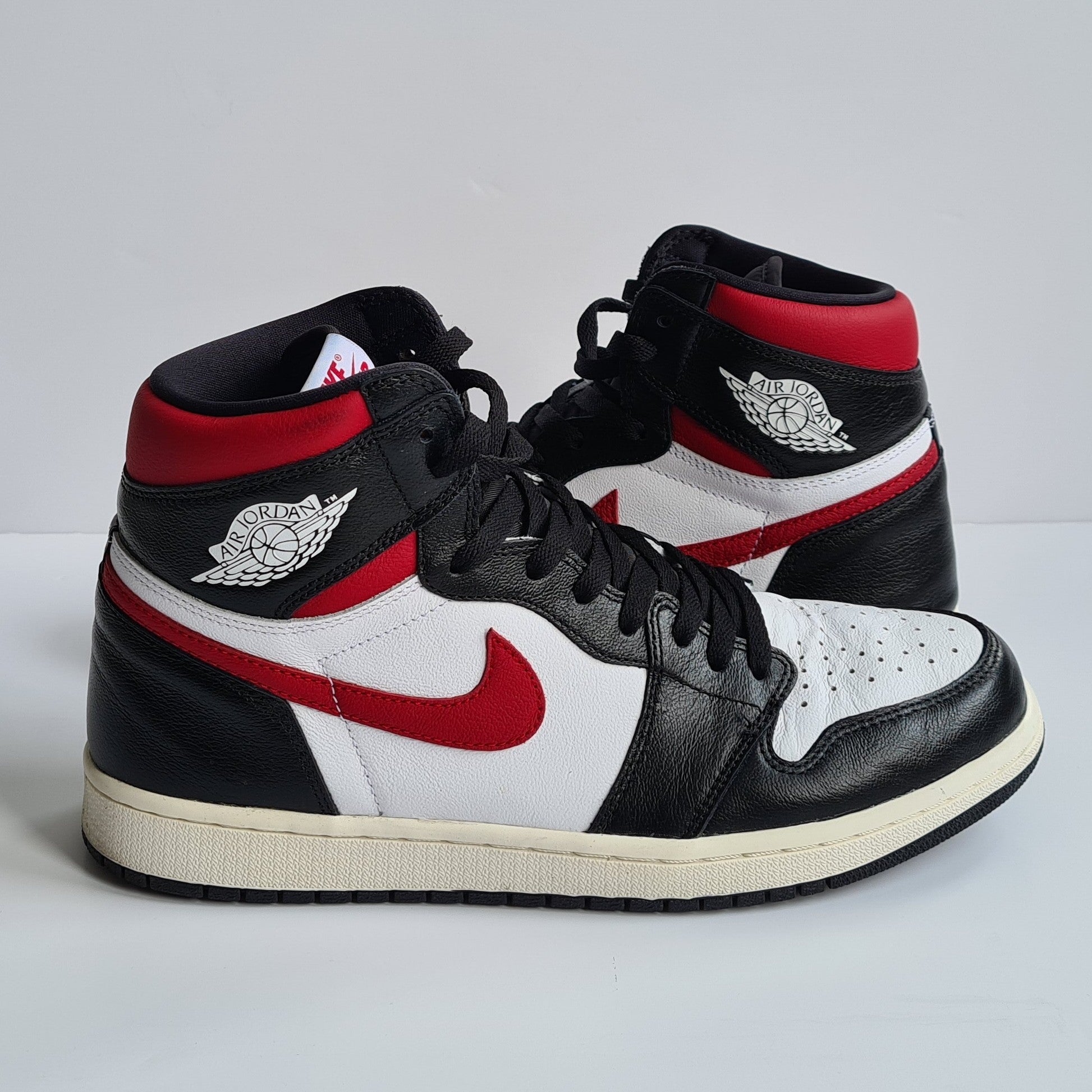 Nike Air Jordan 1 Retro High 'Gym Red 