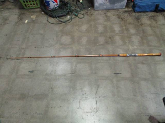 Used XC15-556 8' 2-Piece Medium /Deep Sea Fishing Pole Combo