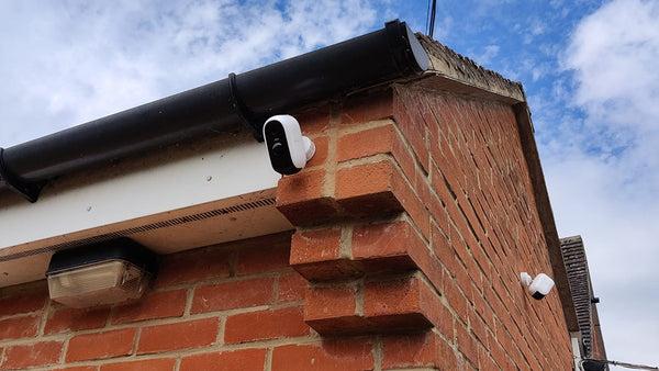 outdoor camera wireless on the wall