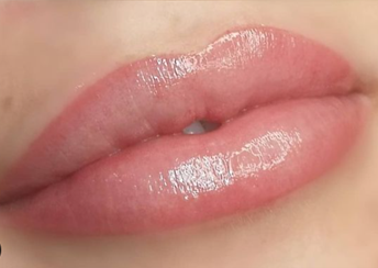 PMU Lip tattooed 