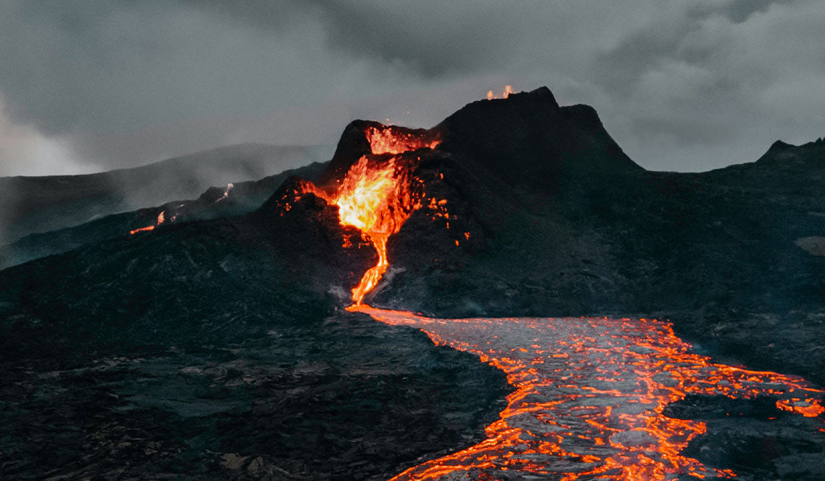 What is Obsidian? - A Mysterious and Powerful Volcanic Glass