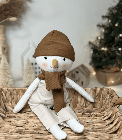 handmade snowman doll made with studio seren snowman sewing pattern