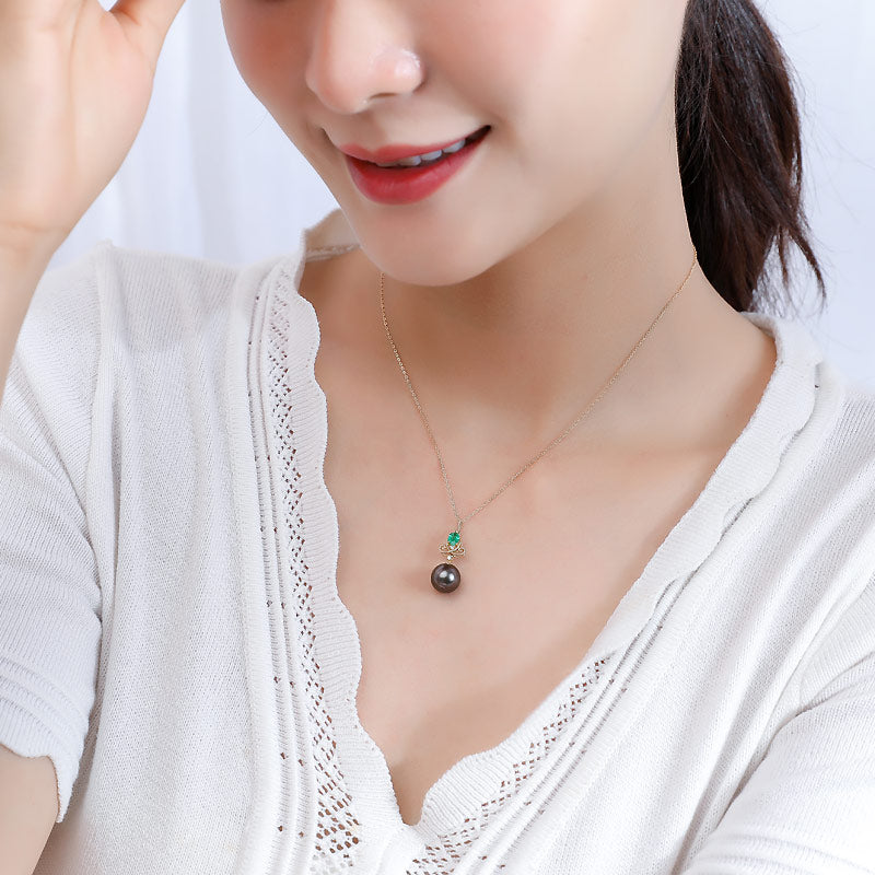 黒蝶真珠 ネックレス 18K EMERALD DIA ネックレス ダイア tahitian pearl necklace EMERALD0.2ct  D0.02ct 2pcs　パールダイヤ