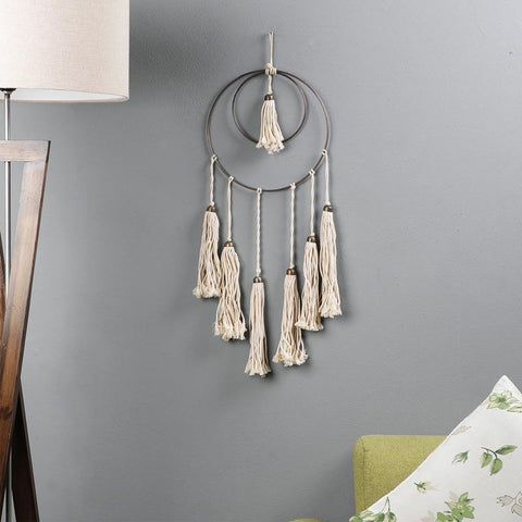 Vastu Tips: Things To Keep In Mind While Hanging Dreamcatcher At