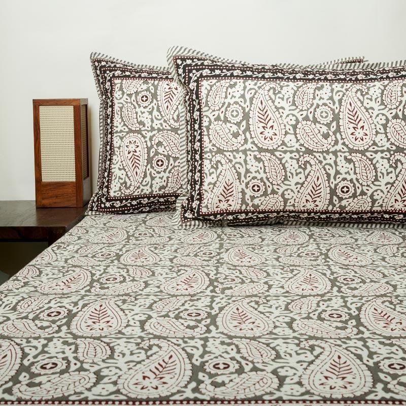 

Sushti Printed Bedsheet - Brown, Black