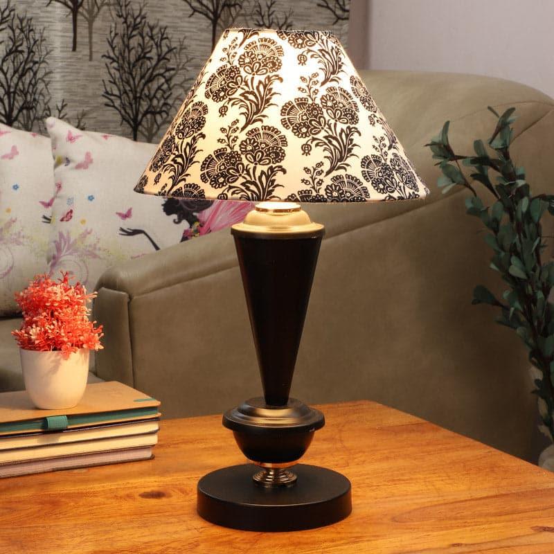 

Filigree Haskell Table Lamp, Black;white