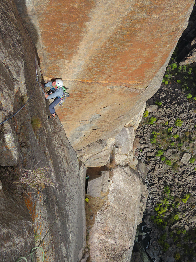 Tim Neill on pitch 7 of the 2000 ft Black Canyon mega-classic, Astro Dog (5.11+). © Nick Bullock