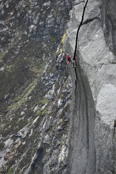 James McHaffie onsighting the big pitch of The Great Escape. © Ray Wood