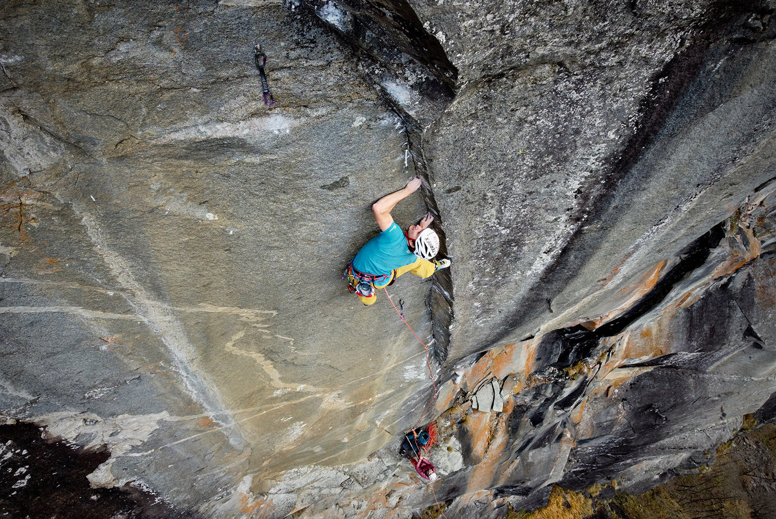 Christopher Igel on the mini-dihedral of the crux sixth pitch