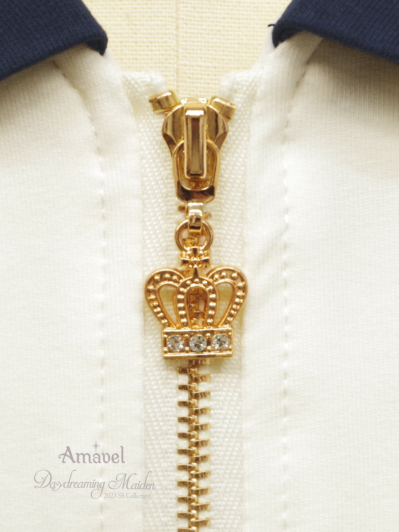 期間限定60％OFF! Amavel Crown Emblemセーラーパーカー ネイビー