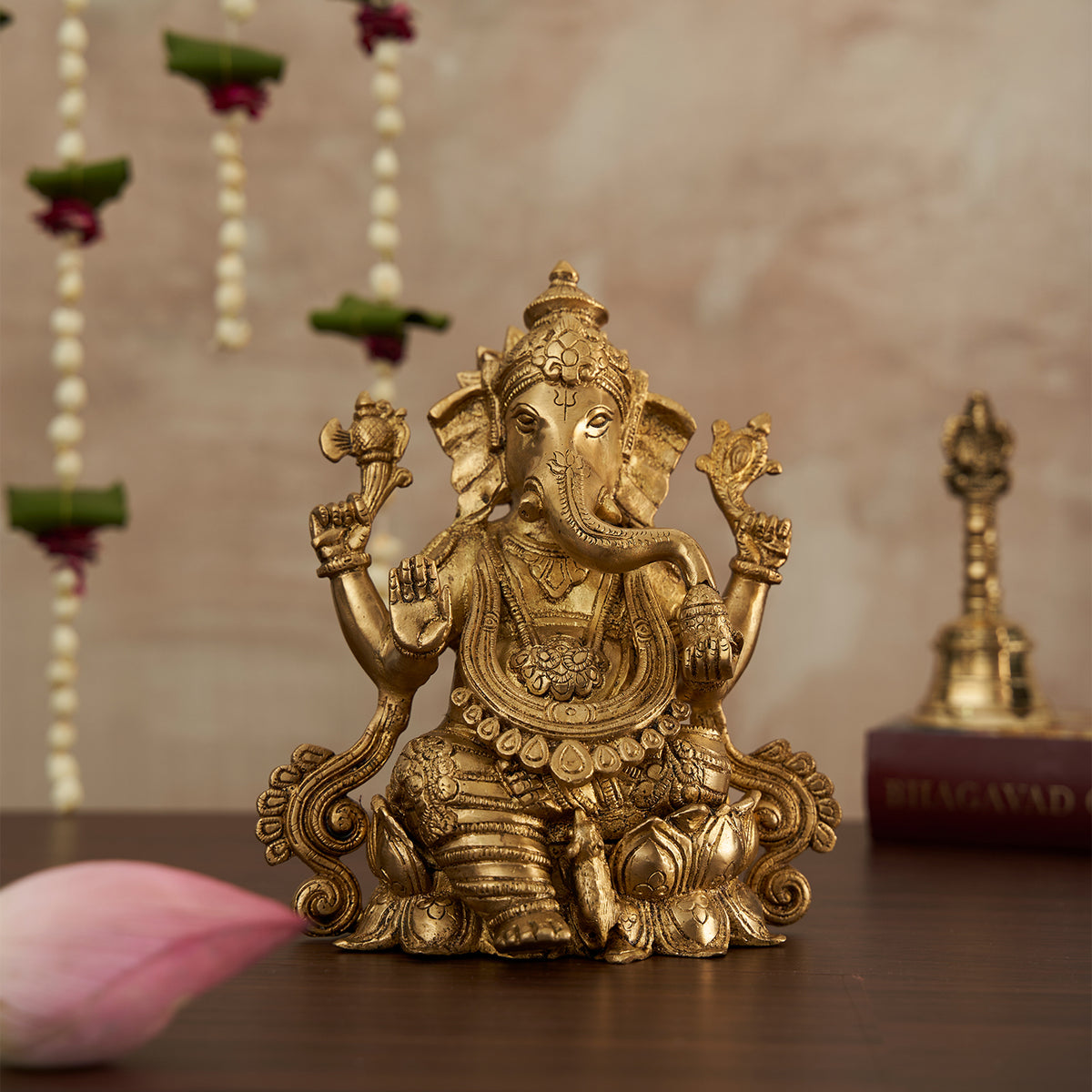 Brass Beautiful Lord Ganesha Statue/Idol For Home Temple & Office ...