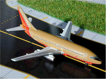 Gemini Jets GJBNF009 1:400 Braniff Boeing 747SP-27 -MTS Aviation