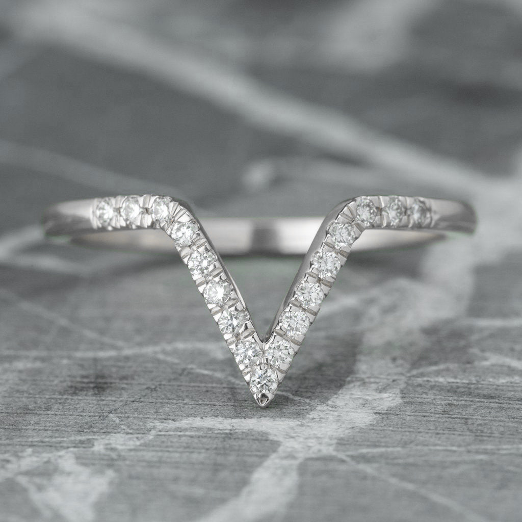 Diamond V Wedding Band – Point No Point 