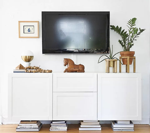 Include Personal Items to your tv stand