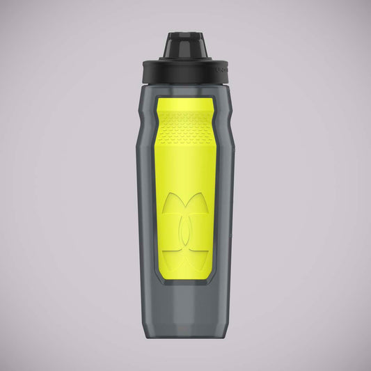 https://cdn.shopify.com/s/files/1/0632/8218/4418/products/UnderArmourPlaymakerSqueeze950mlSportsBottle-BlackYellow_533x.jpg?v=1675343636