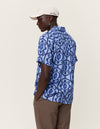 Les Deux MEN Ornament AOP Tencel SS Shirt Shirt 466480-Summer Sky/Surf Blue