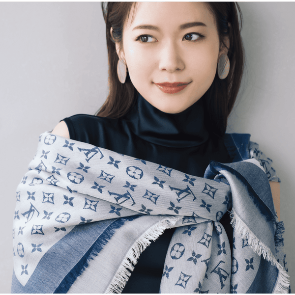 Louis Vuitton Black Monogram Shine Shawl – The Closet